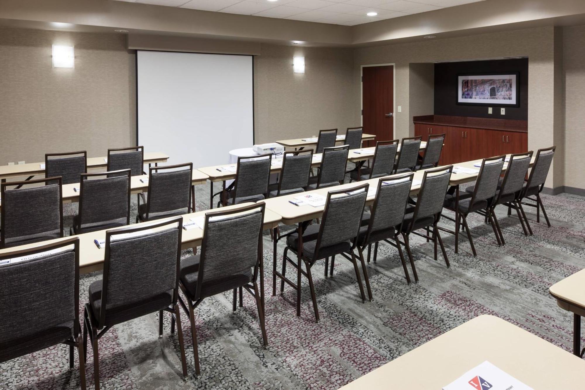 Courtyard By Marriott Birmingham Trussville Buitenkant foto